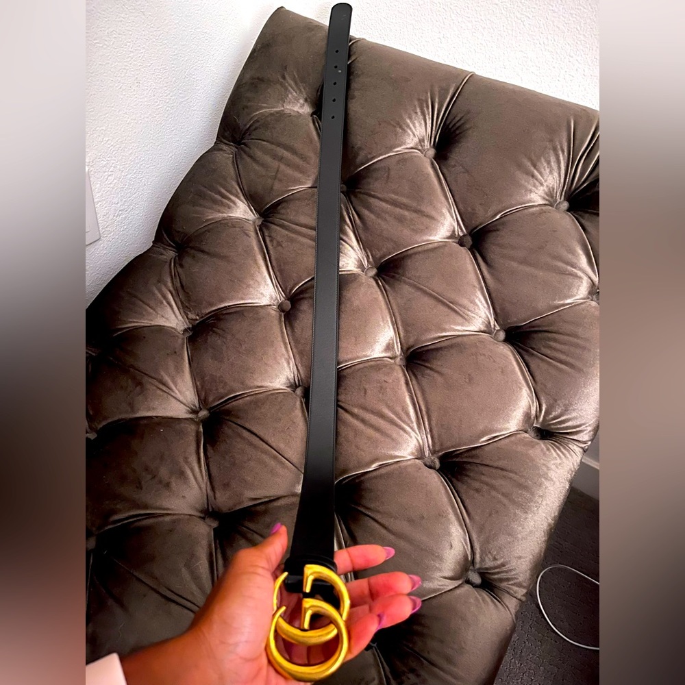 Black Gucci belt